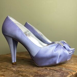 Michelangelo Diana Lavender Satin High Heels Rhinestone Embellishment Sz 7.5 M